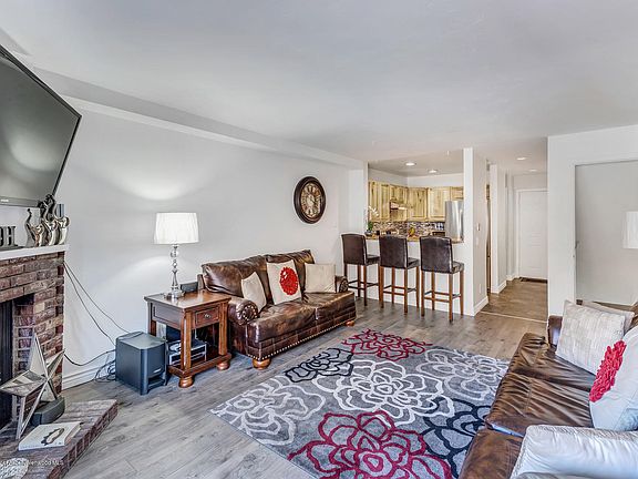 5th image of 2600 S Oakhurst Ct APT 32