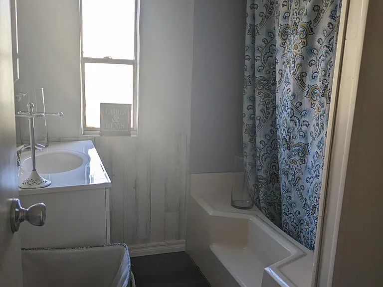 900 N Fretz Ave #10 — Photo 11