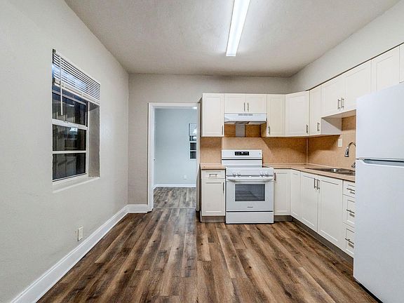 3rd image of 734 SW 4th Street