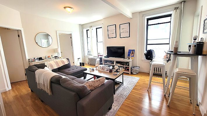 1st image of 558 Broome St APT 10