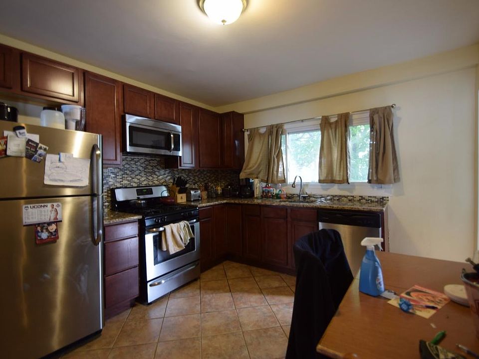 2nd image of 23 Lawrence St