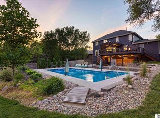 19811 Farnam St, Elkhorn, NE 68022