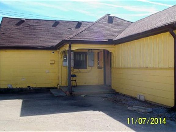 5th image of 220 E Cedar St