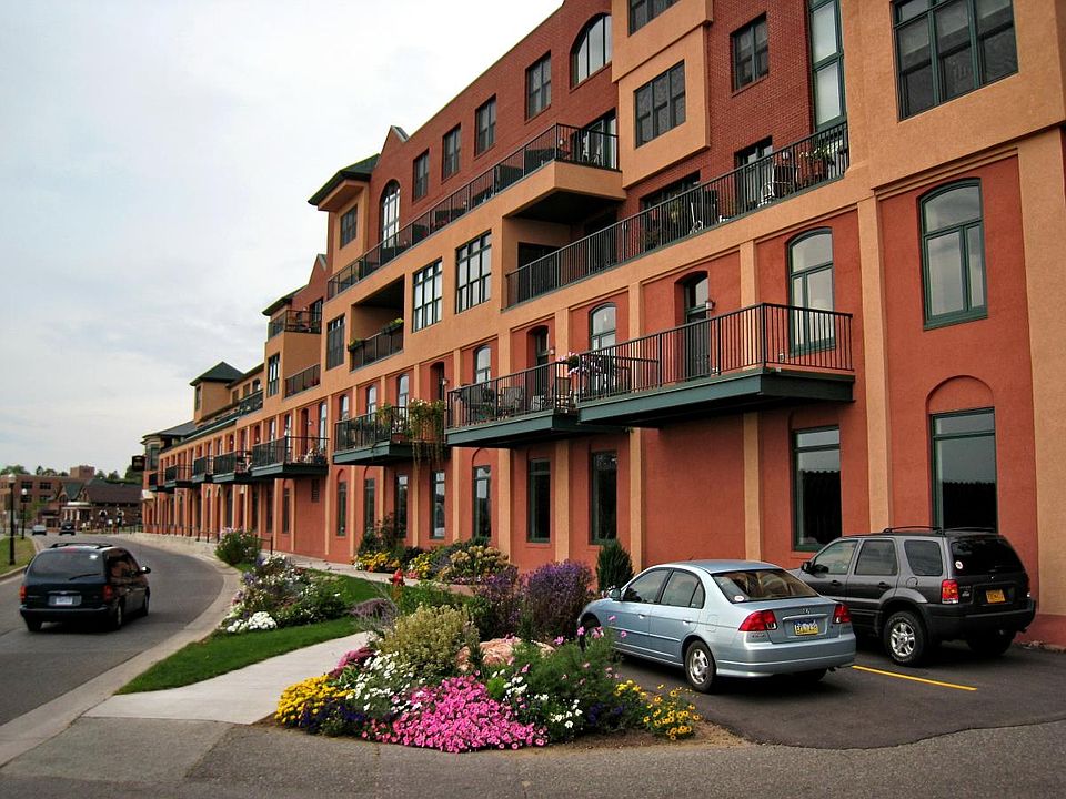 1st image of 107 N Lakeshore Blvd