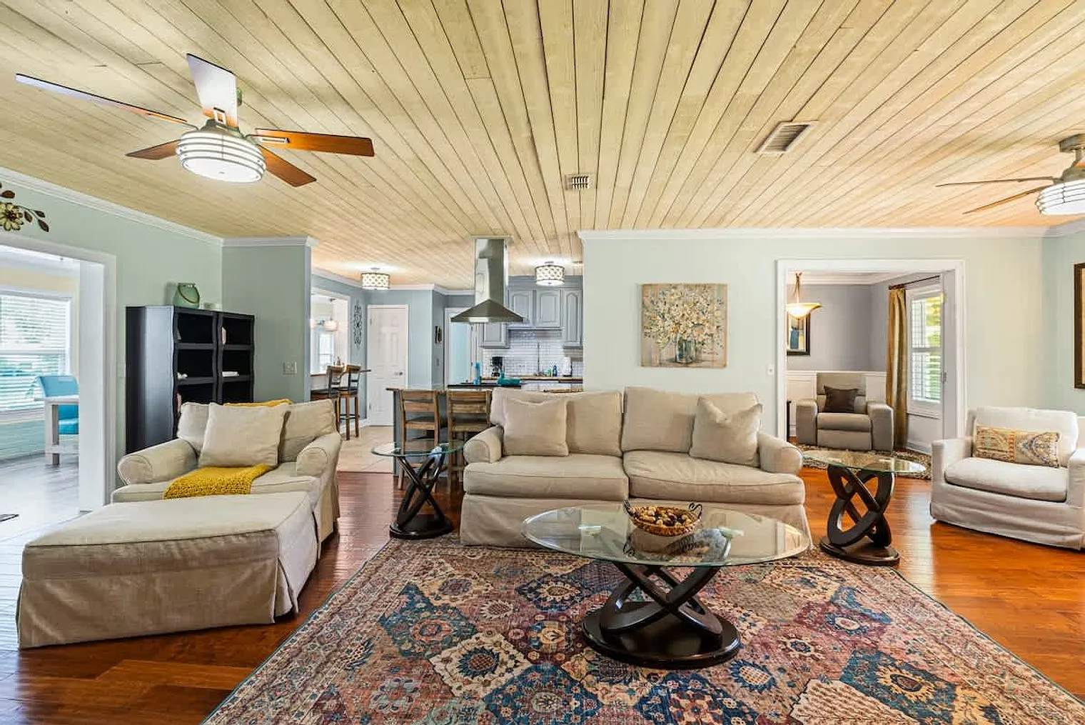 7 bed, 4.0 bath, 2938 sqft, $25,481 — Photo 3