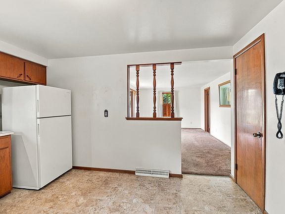 5th image of 1619 Harold St
