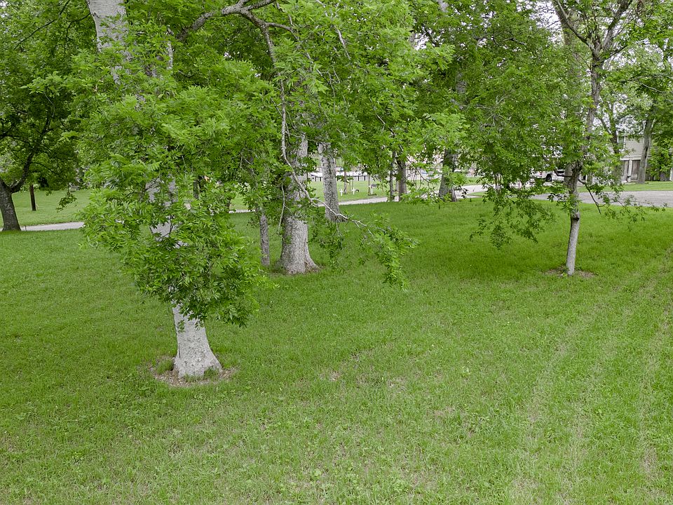1st image of 7 River Oak Dr