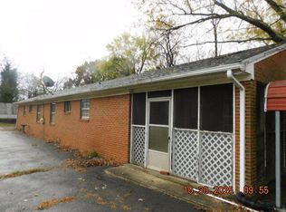 1075 Windstar Cir, Vinton, VA 24179