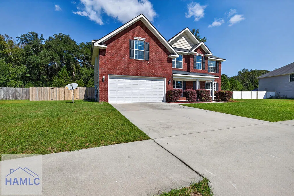 4 bed, 2.5 bath, 2801 sqft, $2,500 — Photo 4