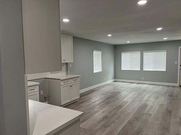 3rd image of 4751 W 134th St