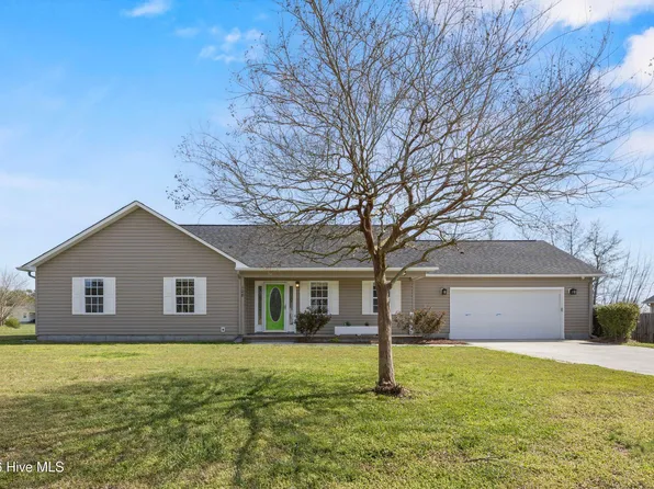 128 Airleigh Place, Richlands, NC 28574