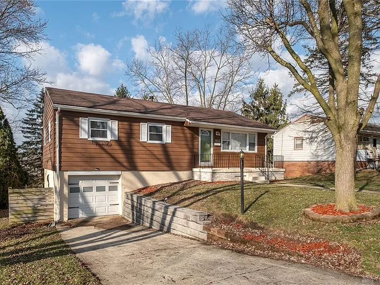2833 Nacoma Pl — Photo 1
