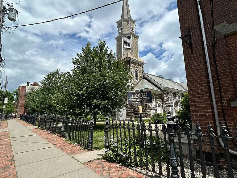 21 N Ferry St — Photo 36