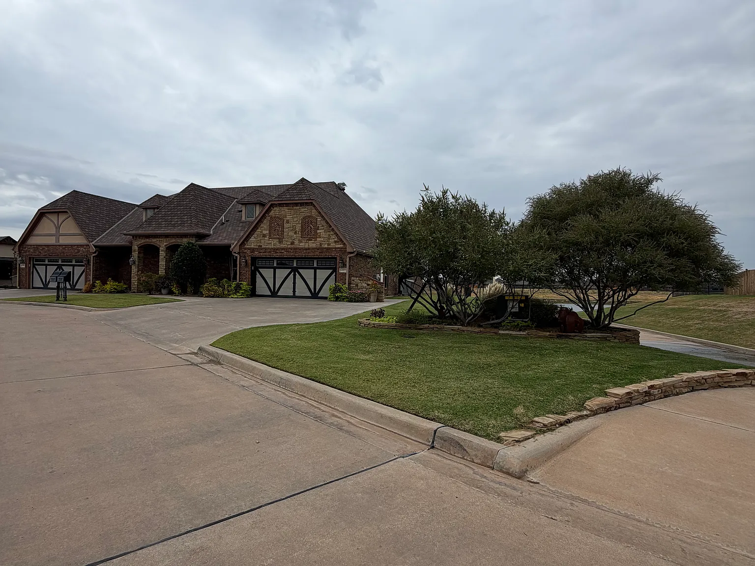 3 bed, 2001 sqft, $3,000 — Photo 4