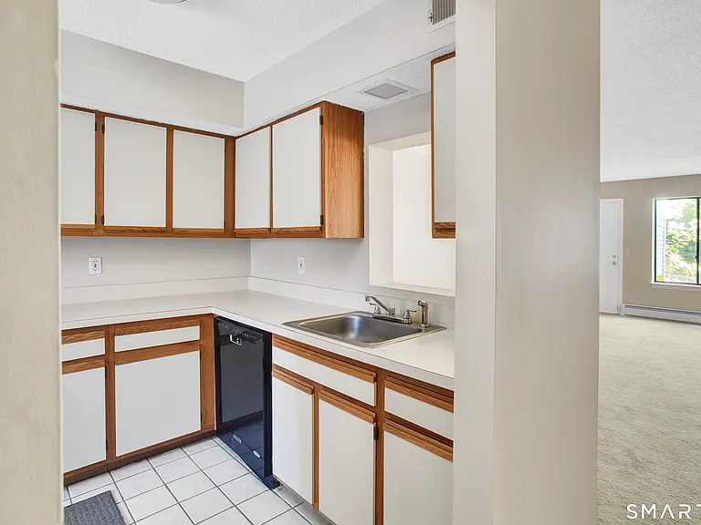 9 Talcott Forest Rd #C — Photo 6