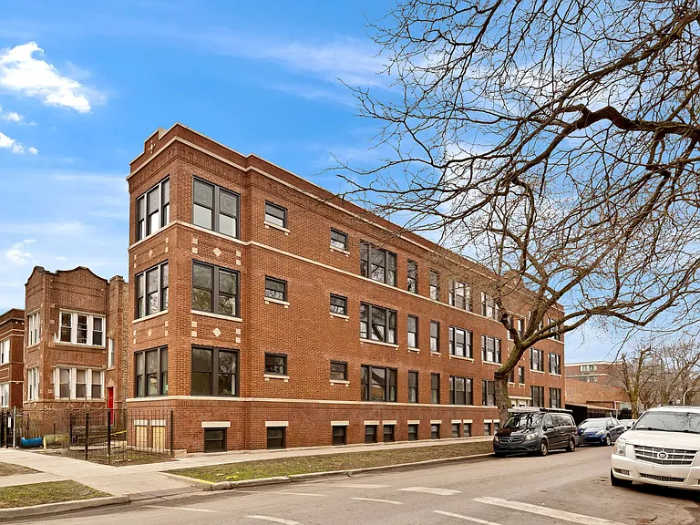 4856 N Troy St #3 — Photo 1