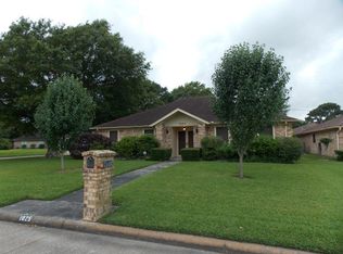 1025 Meadowland Dr, Beaumont, TX 77706