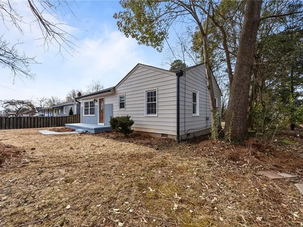915 Turrentine St, Burlington, NC 27215
