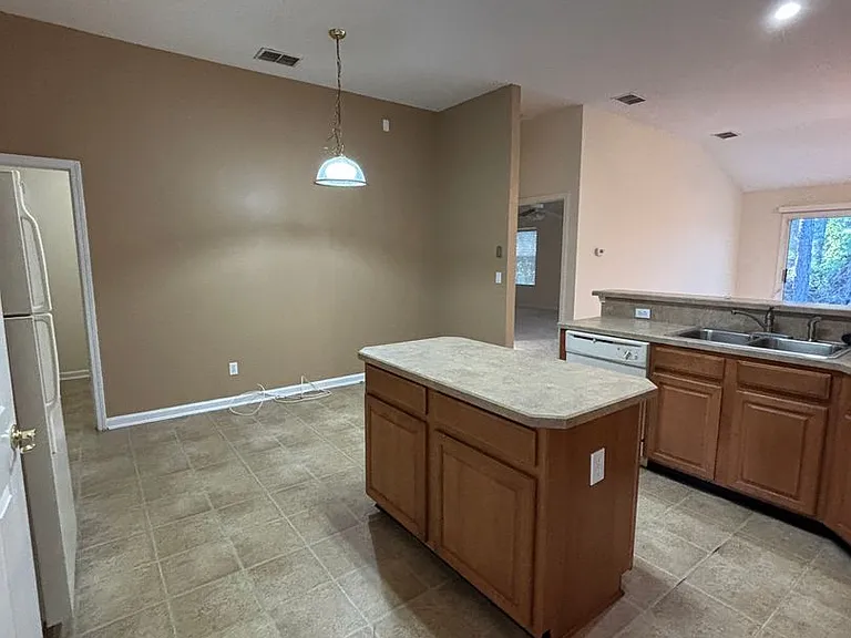 299 Johns Creek Pkwy — Photo 7