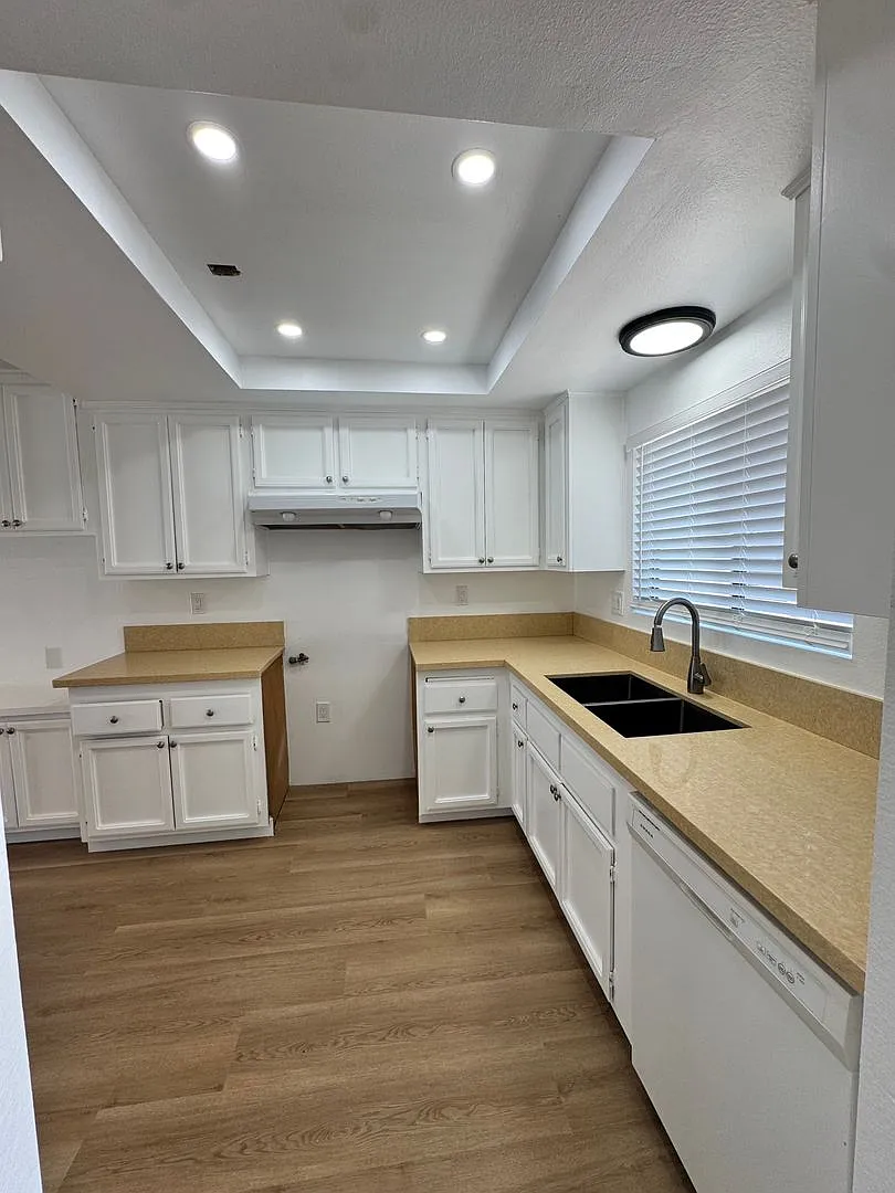 Maple Apartments — Photo 3