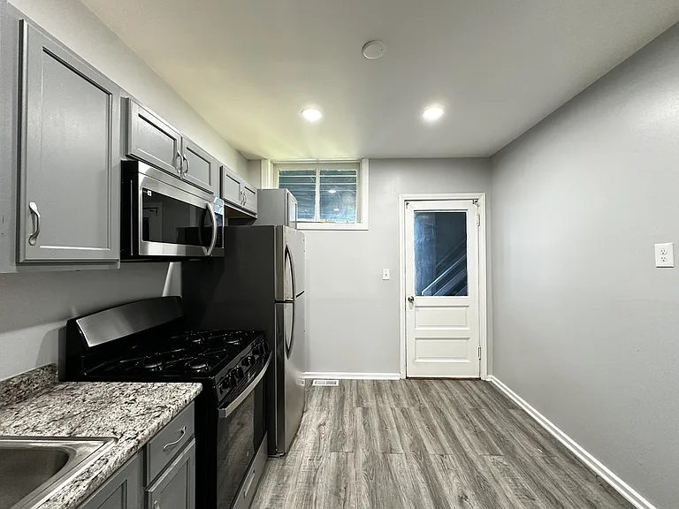 3408 W Carroll Ave #2 — Photo 5