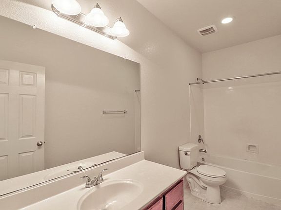 4th image of 2165 River Bank Dr