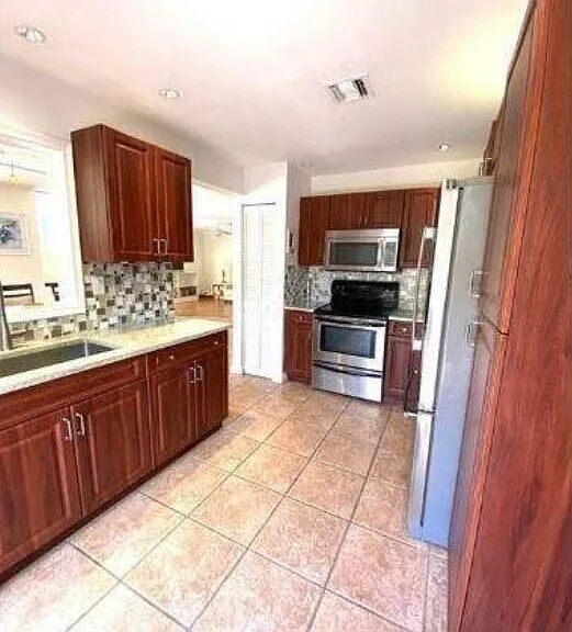 5705 Fox Hollow Dr #B — Photo 7