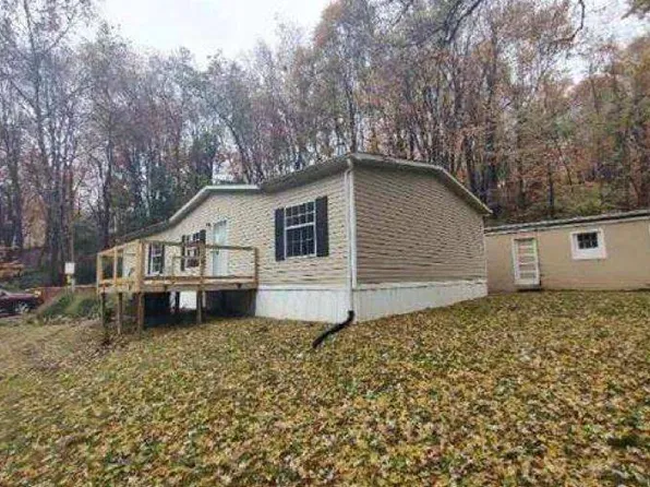 138 Treesdale Ln, Freedom, PA 15042