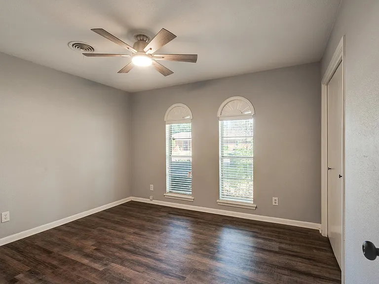 3510 Kent Ln — Photo 23