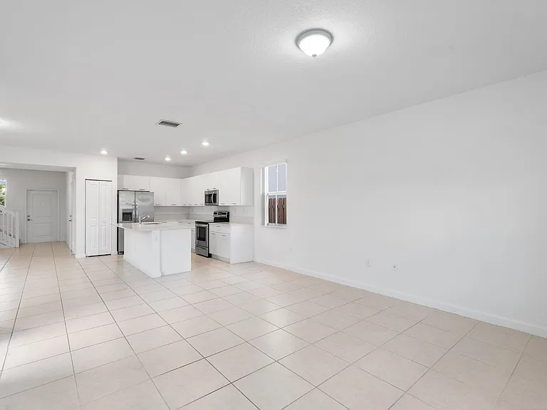 2405 NW 131st Cir — Photo 16