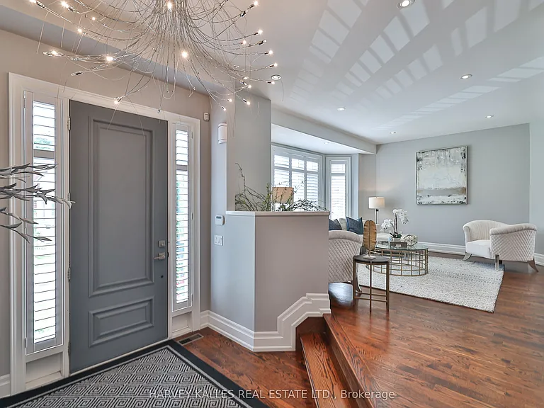 44 Churchill Ave — Photo 3