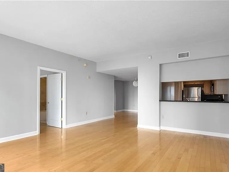 195 14th St NE #1902 — Photo 3