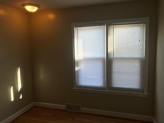 3rd image of 20285 Washtenaw St