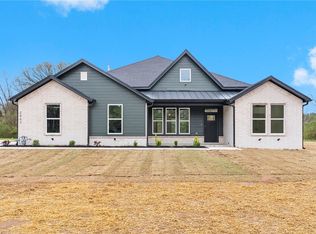 2863 Waukesha Rd, Siloam Springs, AR 72761