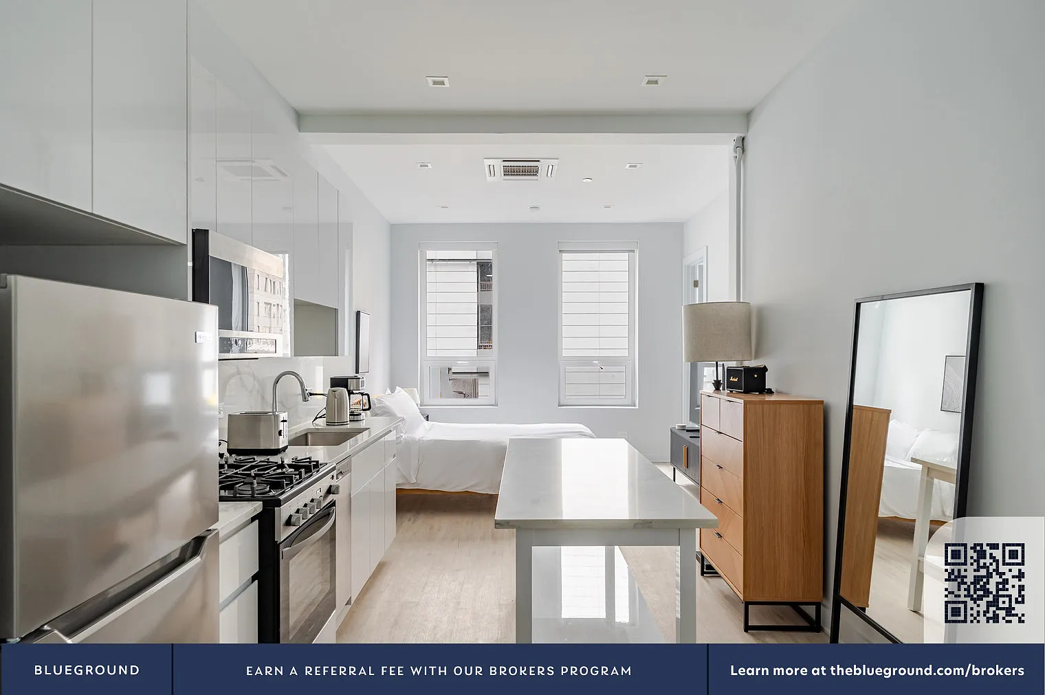 Studio, 1.0 bath, 450 sqft, $1,500 — Photo 3