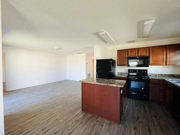 2nd image of 2413 Bexley Dr