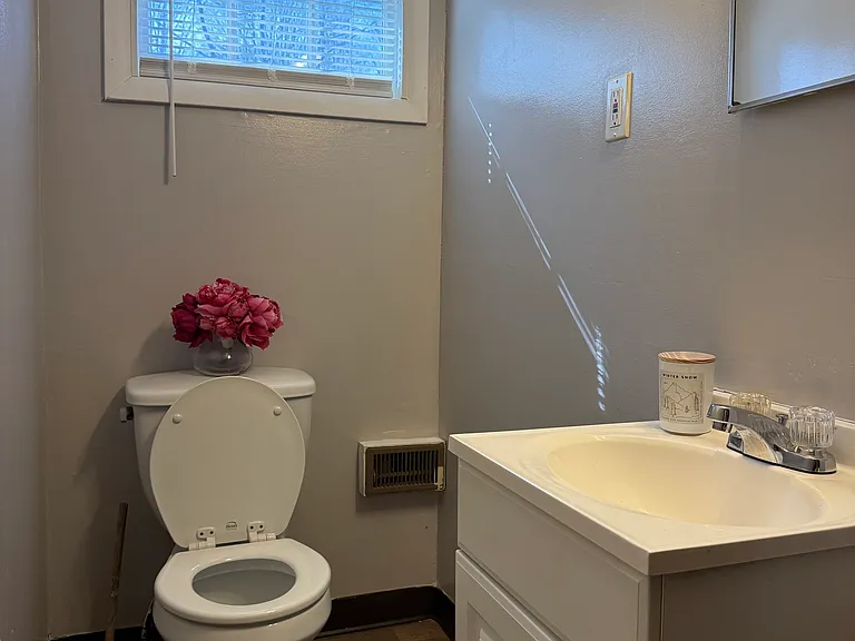 8 Rogers Pl — Photo 8