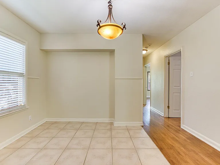 208 Braeswood Rd — Photo 9