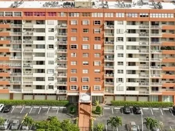 4675 W 18th Ct APT 409, Hialeah, FL 33012