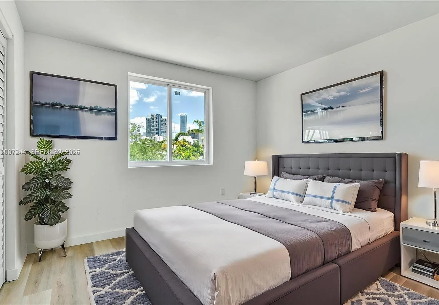 2 bed, 1.0 bath, $2,350 — Photo 4