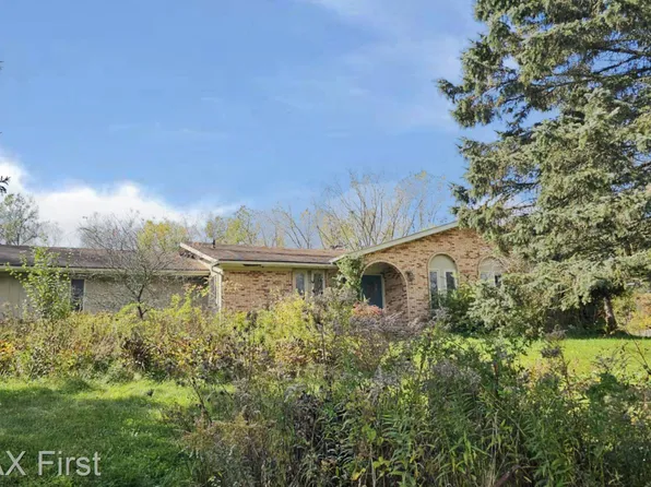 11385 Stallion Ln, Holly, MI 48442