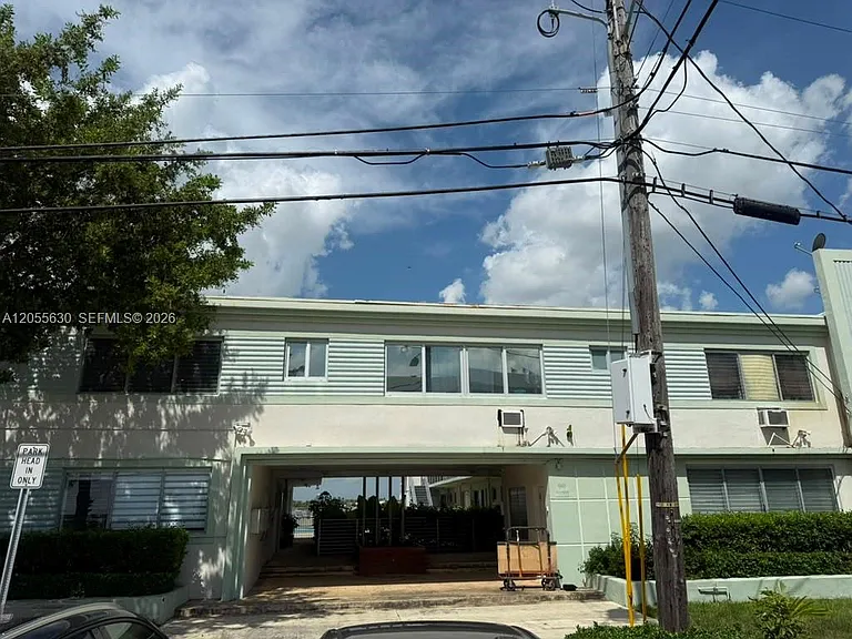 2250 Bay Dr #4 — Photo 17
