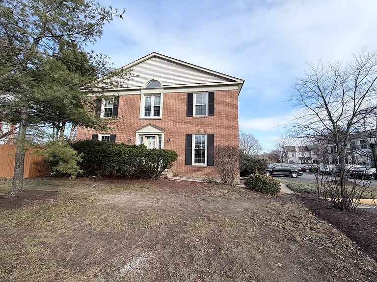 5900 Parenham Way — Photo 44