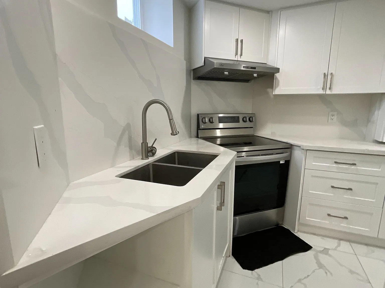2 bed, $2,100 — Photo 3