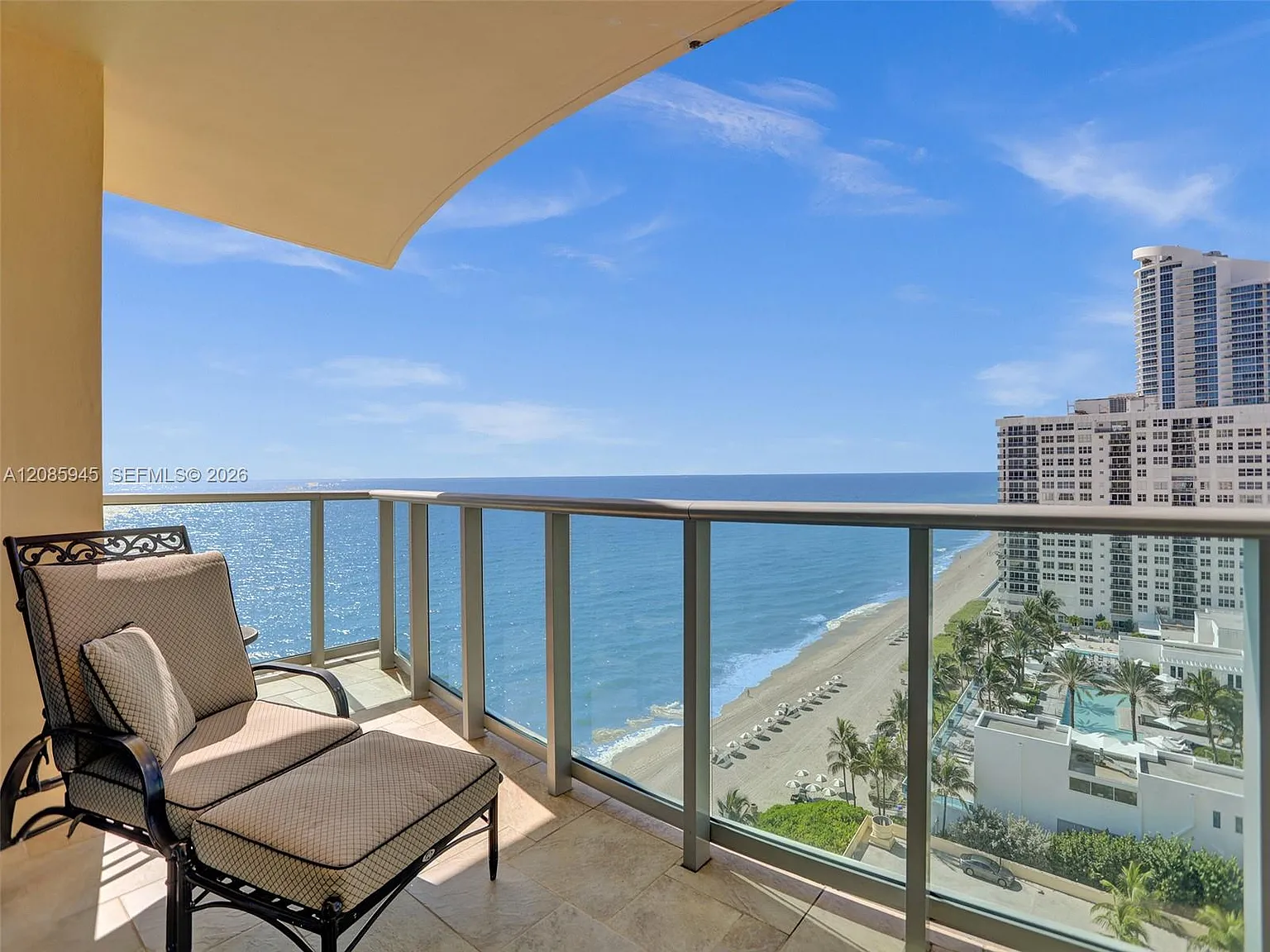 Wave Condo — Photo 4