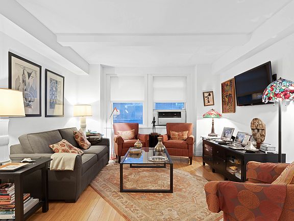 2nd image of 321 E 43rd St APT 114