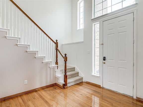 4th image of 1302 Liverpool Ln