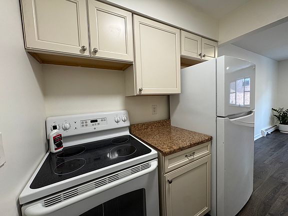 5th image of 232 Lawton Ave APT 7
