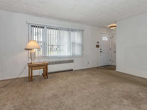 4th image of 361 Greengrove Ave