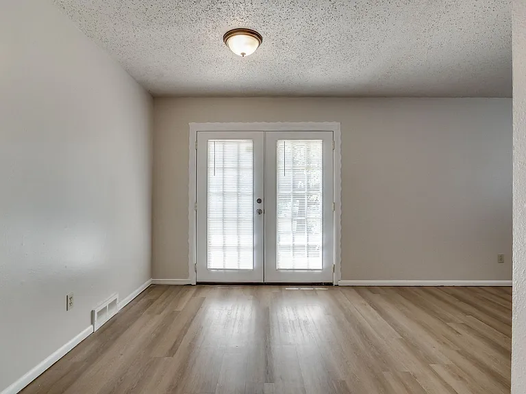 1805 Melody Dr — Photo 11